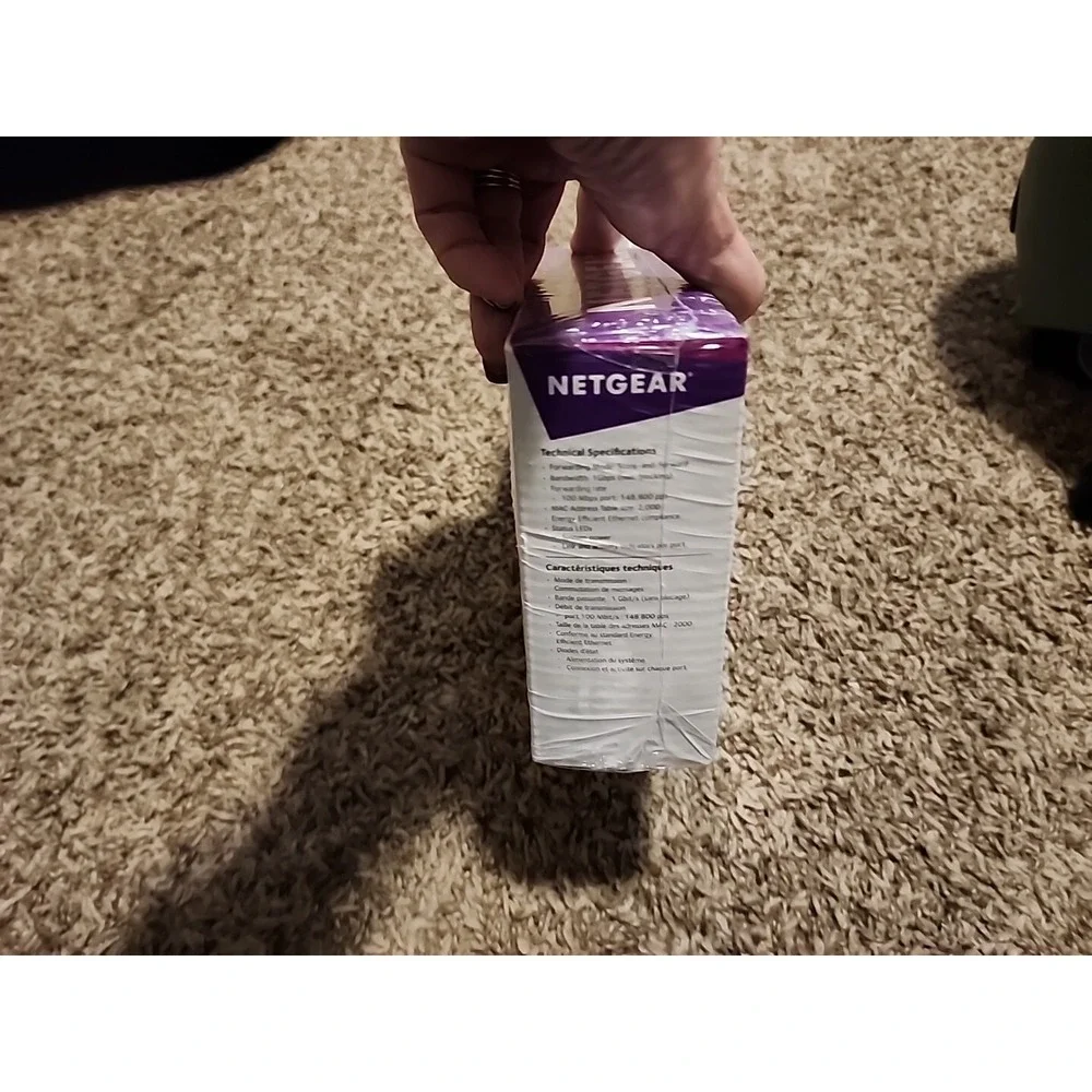 NETGEAR FS205 5-Port Ethernet Switch. New In Sealed‎ Box. - Picture 5 of 5